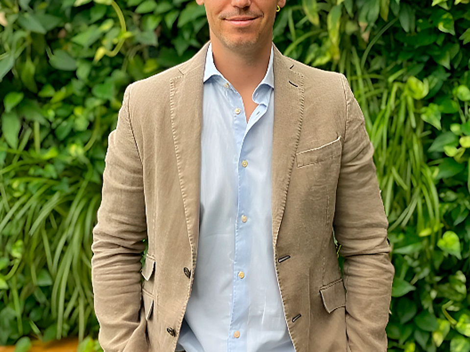 Alberto Lara Construcía